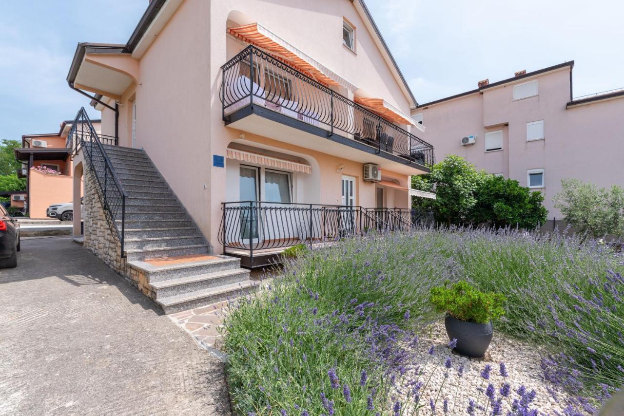 Apartment Masha Новиград Екстериор снимка