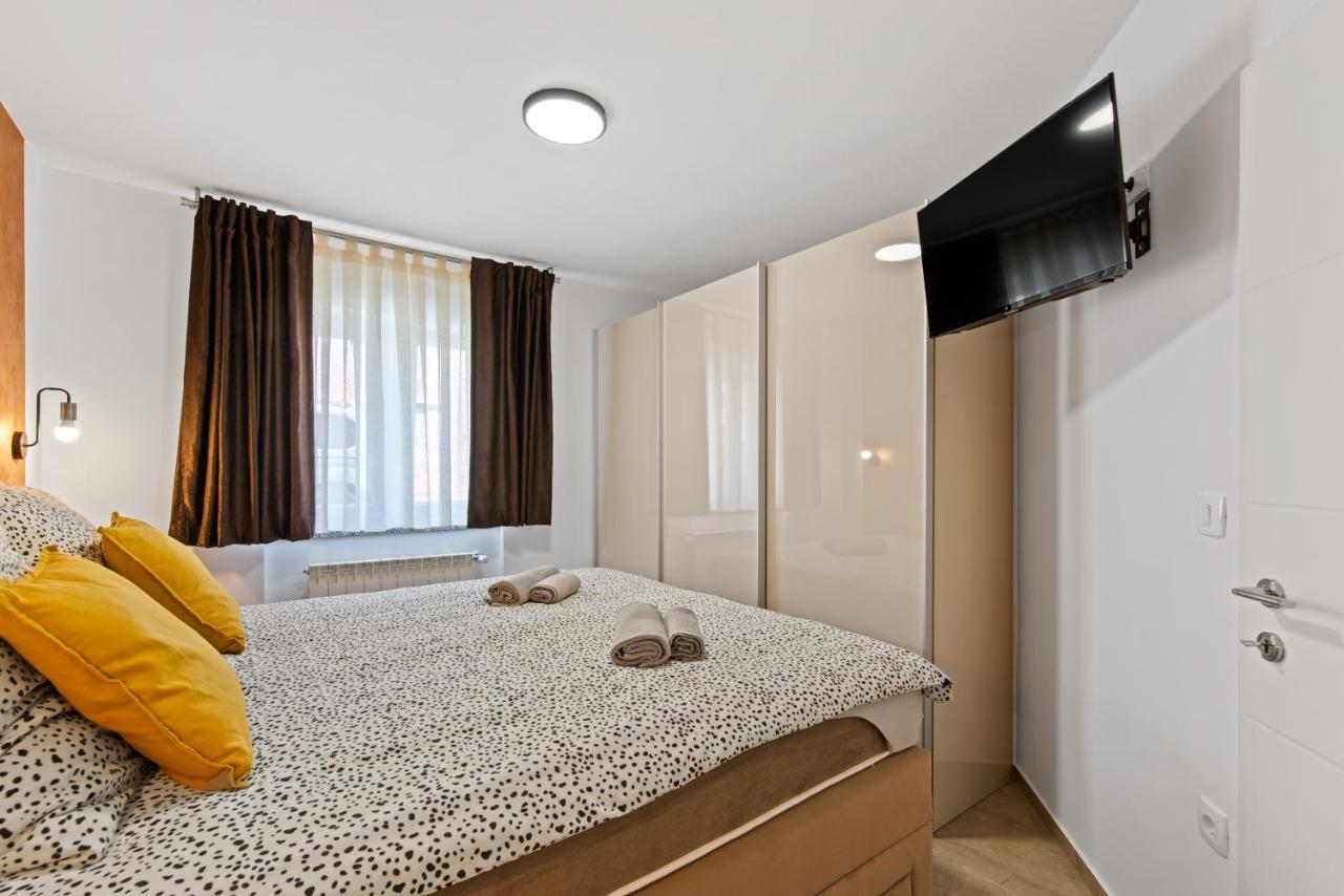 Apartment Masha Новиград Екстериор снимка